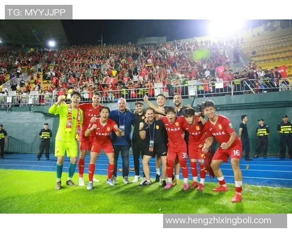 足球场上13号球星的精彩表现与背后故事解析